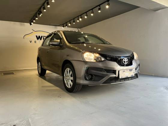 TOYOTA ETIOS 1.5 X PLUS 16V FLEX 4P AUTOMÁTICO TOYOTA ETIOS 1.5 X PLUS 16V FLEX 4P AUTOMÁTICO